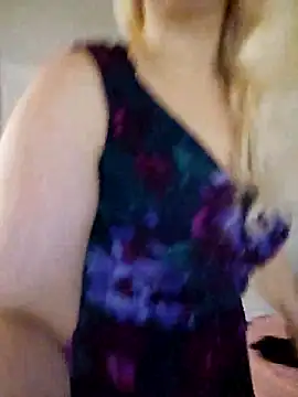 Snapshot of NikiFm chatting on September 18, 2025, 2:13 am NikiFm online show from September 18, 2025, 2:13 am