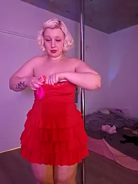 Snapshot of NikiFm chatting on October 4, 2025, 10:46 am NikiFm online show from October 4, 2025, 10:46 am