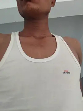 Snapshot of hq9870a chatting on August 9, 2026, 12:32 pm hq9870a online show from August 9, 2026, 12:32 pm