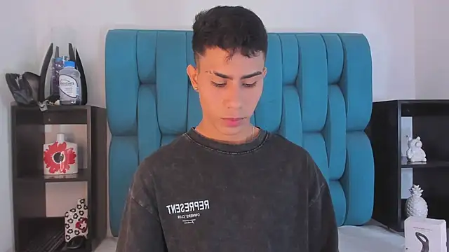 AlanNaughty online show from December 31, 2024, 7:51 pm