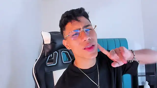 AlanNaughty online show from February 6, 2025, 8:56 pm