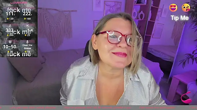 Shannonshine online show from October 18, 2025, 5:43 am