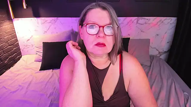 Shannonshine online show from December 16, 2025, 5:56 am