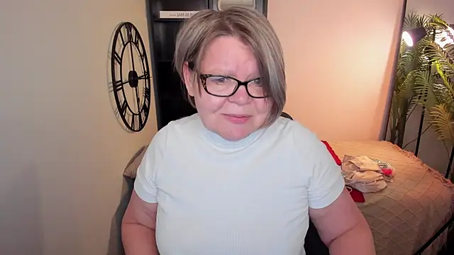 Shannonshine online show from May 12, 2026, 5:26 am