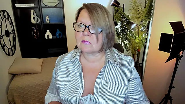 Shannonshine online show from July 17, 2026, 1:18 pm