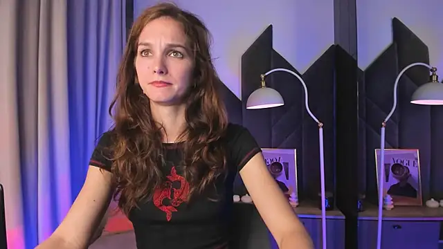 MirandaGlow online show from July 12, 2026, 5:42 am