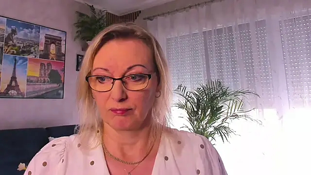 Snapshot of vanessa_chat chatting on April 8, 2026, 1:33 pm vanessa chat online show from April 8, 2026, 1:33 pm