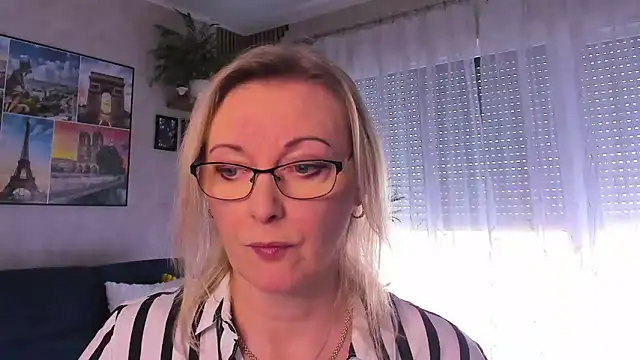 Snapshot of vanessa_chat chatting on April 15, 2026, 1:18 pm vanessa chat online show from April 15, 2026, 1:18 pm