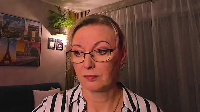 Snapshot of vanessa_chat chatting on April 15, 2026, 7:58 pm vanessa chat online show from April 15, 2026, 7:58 pm