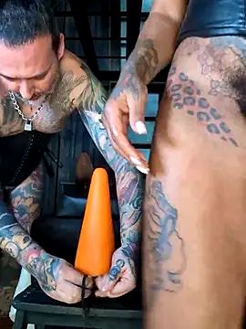 Snapshot of DarkDea chatting on February 18, 2025, 9:42 pm DarkDea online show from February 18, 2025, 9:42 pm