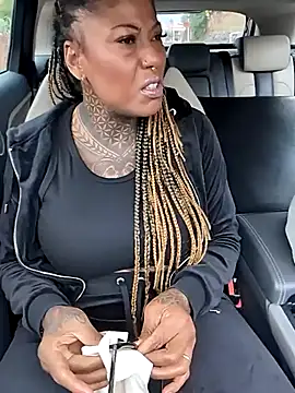 Snapshot of DarkDea chatting on November 2, 2025, 1:02 pm DarkDea online show from November 2, 2025, 1:02 pm