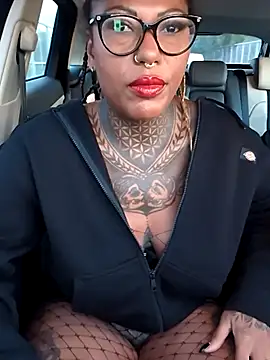 Snapshot of DarkDea chatting on November 5, 2025, 3:56 pm DarkDea online show from November 5, 2025, 3:56 pm