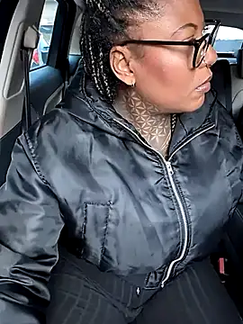 Snapshot of DarkDea chatting on November 8, 2025, 1:44 pm DarkDea online show from November 8, 2025, 1:44 pm