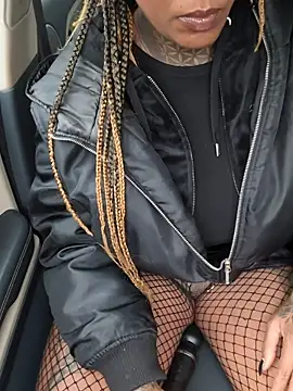 Snapshot of DarkDea chatting on November 17, 2025, 2:12 pm DarkDea online show from November 17, 2025, 2:12 pm