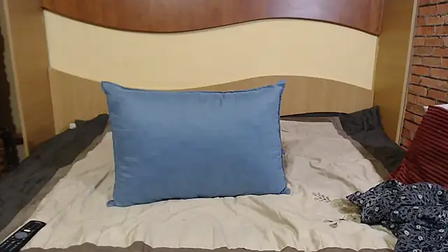 EvelyneFlirtyMilf online show from February 14, 2025, 6:02 am