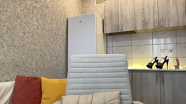 HotyWinter online show from March 25, 2026, 7:58 am