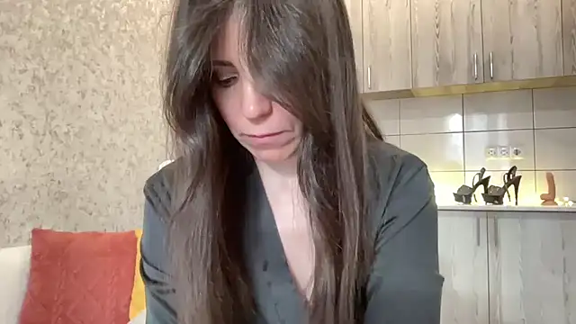 HotyWinter online show from April 14, 2026, 3:45 am