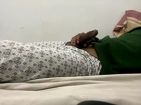 chicosexhot25 online show from December 15, 2024, 2:30 am