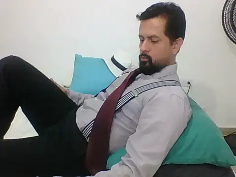 TRIISTAN KING10 online show from December 3, 2024, 8:06 pm