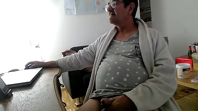 Snapshot of silvio-aus-luzern-CH chatting on June 3, 2026, 7:00 am silvio-aus-luzern-CH online show from June 3, 2026, 7:00 am