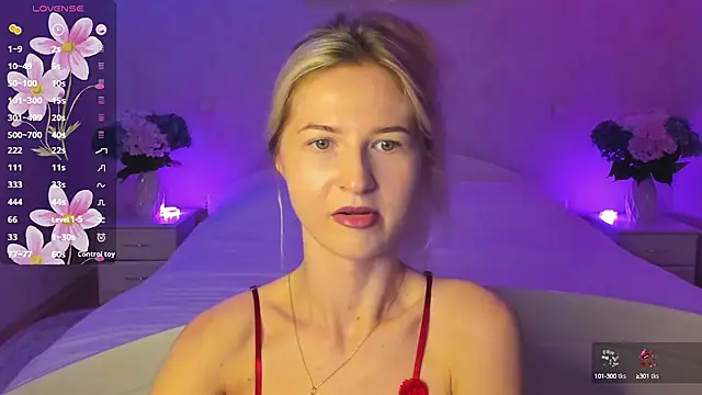 AnnaCarrera online show from September 15, 2025, 5:57 pm