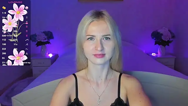 AnnaCarrera online show from October 26, 2025, 9:42 pm