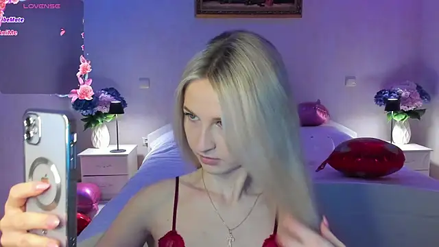 AnnaCarrera online show from February 14, 2026, 8:05 pm