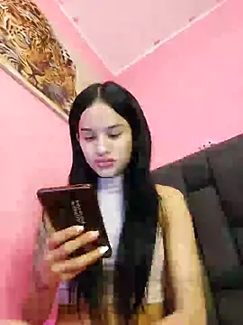 Snapshot of secretgreisy_ chatting on December 9, 2024, 7:39 am secretgreisy online show from December 9, 2024, 7:39 am