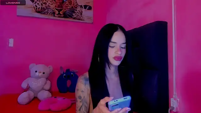 Snapshot of secretgreisy_ chatting on March 2, 2025, 8:40 pm secretgreisy online show from March 2, 2025, 8:40 pm