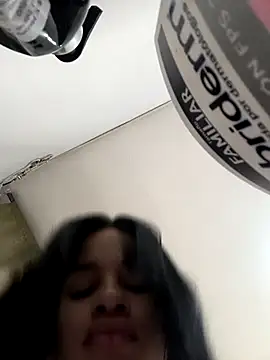 Snapshot of secretgreisy_ chatting on October 23, 2025, 9:24 pm secretgreisy online show from October 23, 2025, 9:24 pm