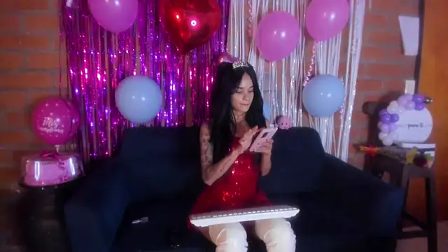 Snapshot of secretgreisy_ chatting on November 21, 2025, 4:22 am secretgreisy online show from November 21, 2025, 4:22 am