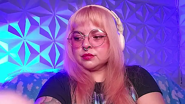 Satyn doll online show from March 28, 2026, 9:25 pm