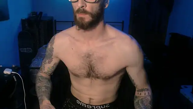 Snapshot of SexxxyLouis chatting on January 28, 2025, 8:58 pm SexxxyLouis online show from January 28, 2025, 8:58 pm