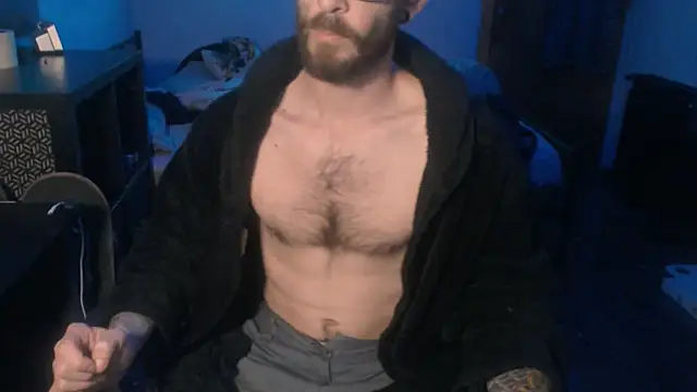 Snapshot of SexxxyLouis chatting on January 31, 2025, 8:32 am SexxxyLouis online show from January 31, 2025, 8:32 am