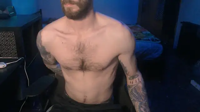 Snapshot of SexxxyLouis chatting on February 5, 2025, 8:35 pm SexxxyLouis online show from February 5, 2025, 8:35 pm