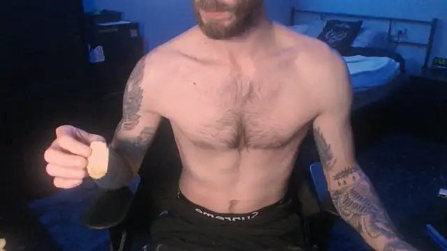 Snapshot of SexxxyLouis chatting on March 19, 2025, 6:23 pm SexxxyLouis online show from March 19, 2025, 6:23 pm