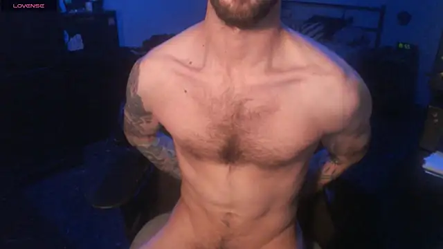 Snapshot of SexxxyLouis chatting on November 3, 2025, 9:16 pm SexxxyLouis online show from November 3, 2025, 9:16 pm