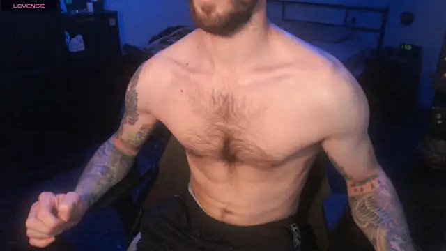 Snapshot of SexxxyLouis chatting on November 4, 2025, 9:19 am SexxxyLouis online show from November 4, 2025, 9:19 am