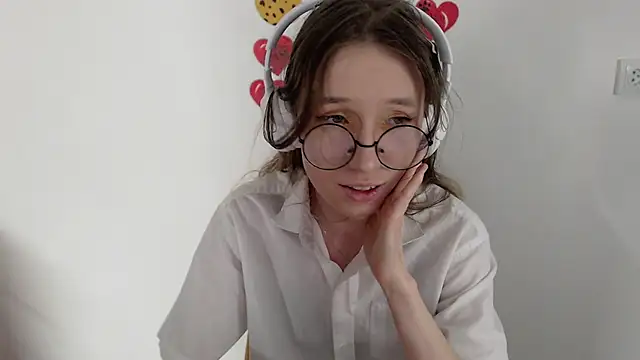 Snapshot of _Hanna_Moon_ chatting on April 20, 2026, 11:57 am Hanna Moon online show from April 20, 2026, 11:57 am