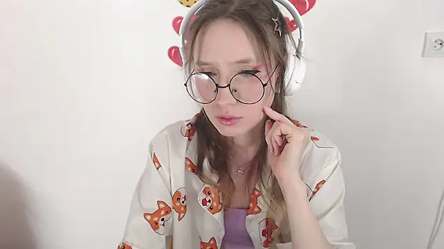 Snapshot of _Hanna_Moon_ chatting on April 22, 2026, 10:17 am Hanna Moon online show from April 22, 2026, 10:17 am