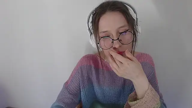 Snapshot of _Hanna_Moon_ chatting on April 23, 2026, 5:48 pm Hanna Moon online show from April 23, 2026, 5:48 pm