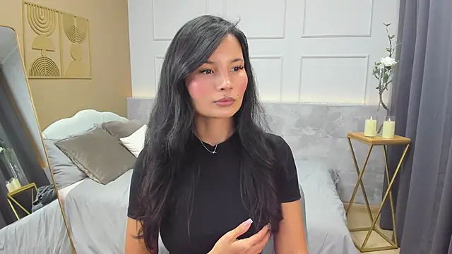 ErikaSoft online show from November 29, 2025, 5:43 am