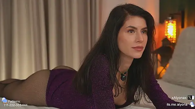 AlyonaX online show from December 1, 2025, 8:25 pm