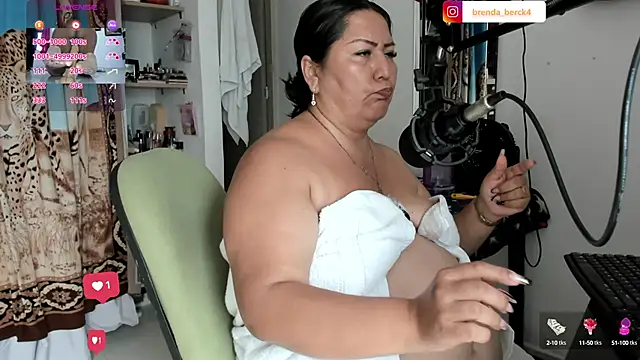 Brenda Berck  online show from March 11, 2025, 6:52 pm