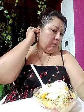 Brenda Berck  online show from October 15, 2025, 12:44 am