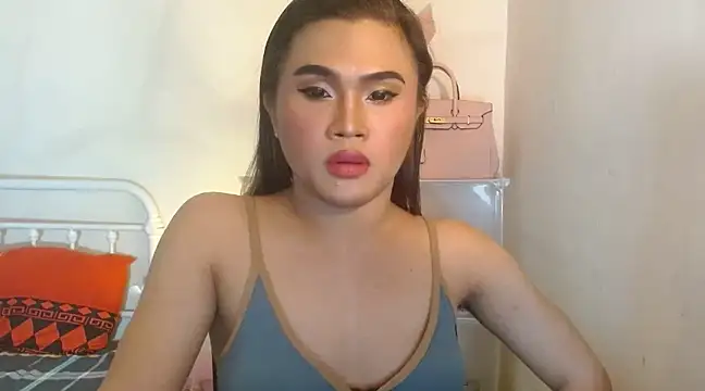 Snapshot of JustineBIGCUM chatting on February 5, 2025, 10:19 am JustineBIGCUM online show from February 5, 2025, 10:19 am