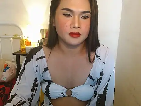 Snapshot of JustineBIGCUM chatting on November 10, 2025, 8:35 am JustineBIGCUM online show from November 10, 2025, 8:35 am