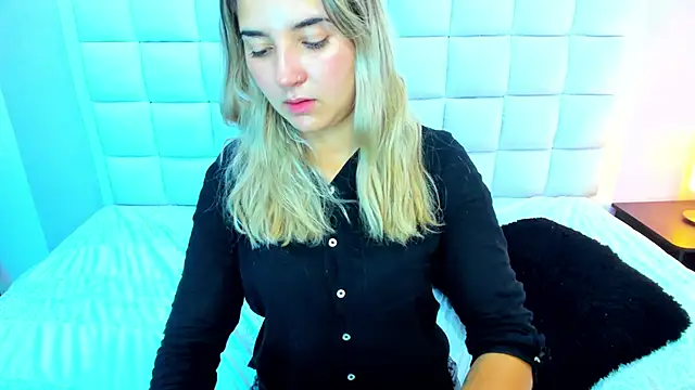 teresasroom  online show from March 7, 2025, 4:33 pm