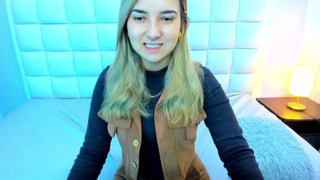 teresasroom  online show from November 8, 2025, 10:37 am