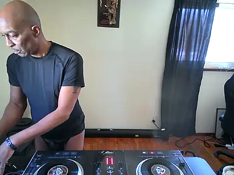 longdick4you8686 online show from January 17, 2025, 5:41 pm